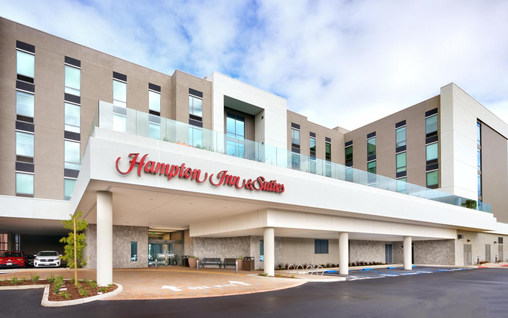 Hampton Inn & Suites Anaheim Resort Convention Center Екстер'єр фото