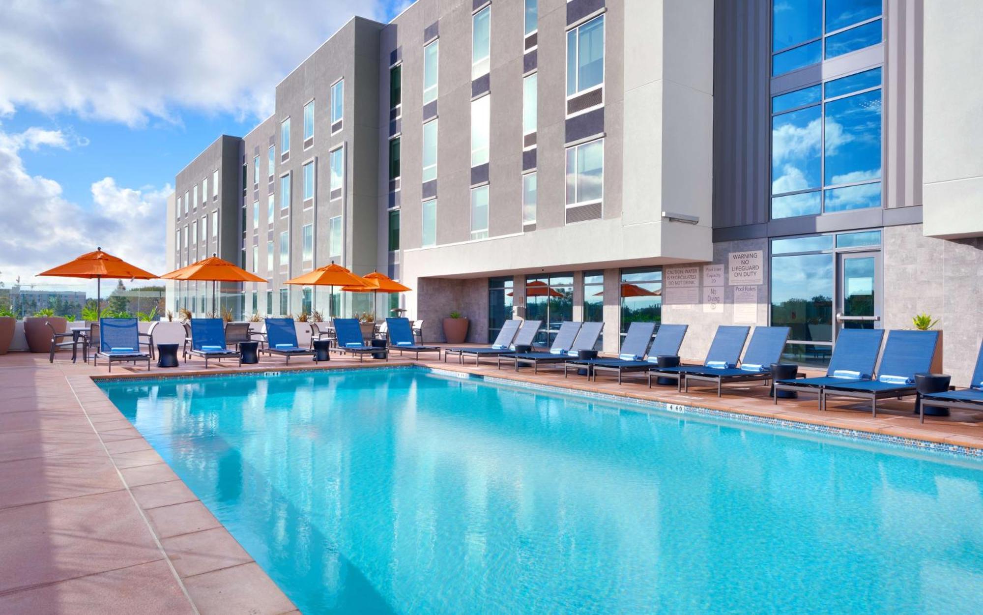 Hampton Inn & Suites Anaheim Resort Convention Center Екстер'єр фото